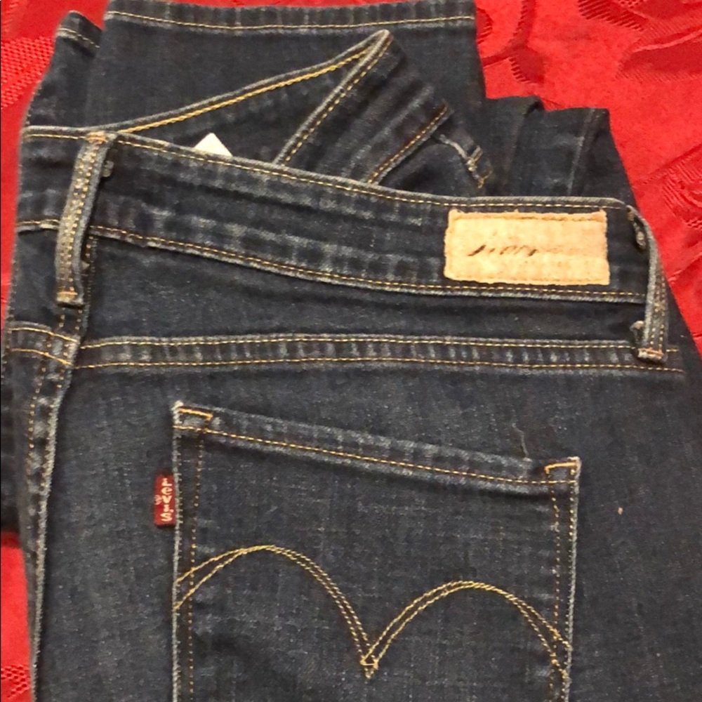 Levi’s - Picture 2 of 2